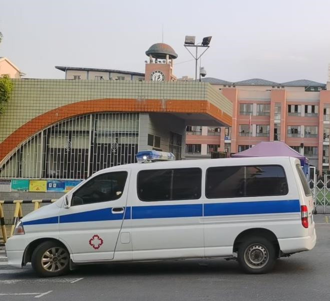 屯溪救护车出租护送骨折病人一公里多少钱